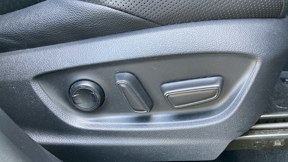 Toyota C-HR 2.0 Hybrid Excel 5dr CVT Hybrid Hatchback - Image 29