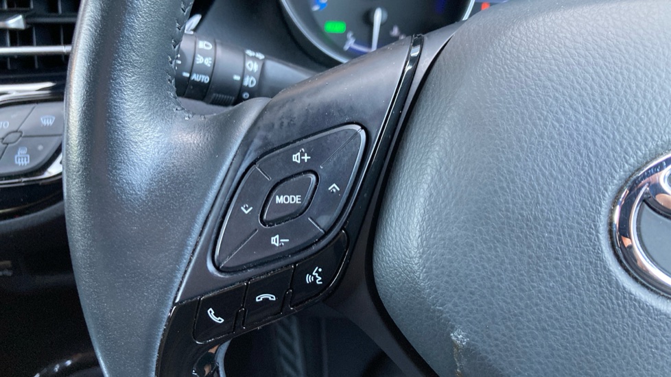 Toyota C-HR 2.0 Hybrid Excel 5dr CVT Hybrid Hatchback - Image 38