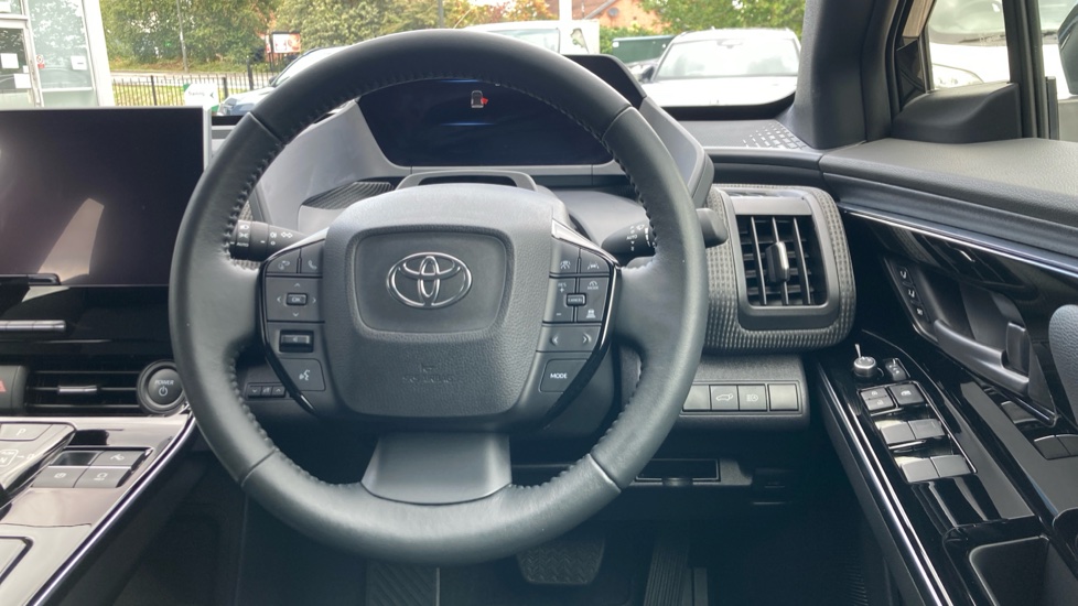 Toyota bZ4X 150kW Vision 71.4kWh 5dr Auto Electric Hatchback - Image 10
