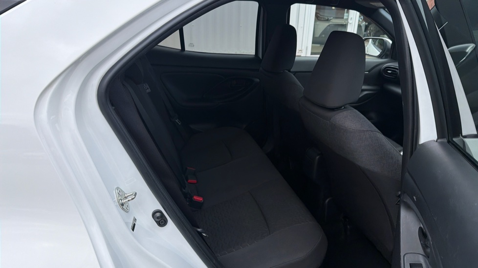Toyota Yaris Cross 1.5 Hybrid Design 5dr CVT Hybrid Estate - Image 8