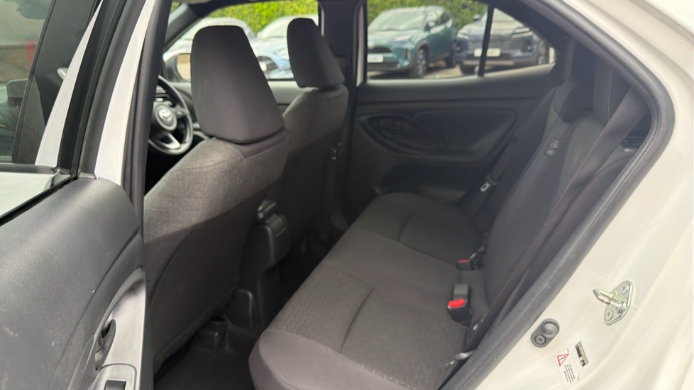 Toyota Yaris Cross 1.5 Hybrid Design 5dr CVT Hybrid Estate - Image 15