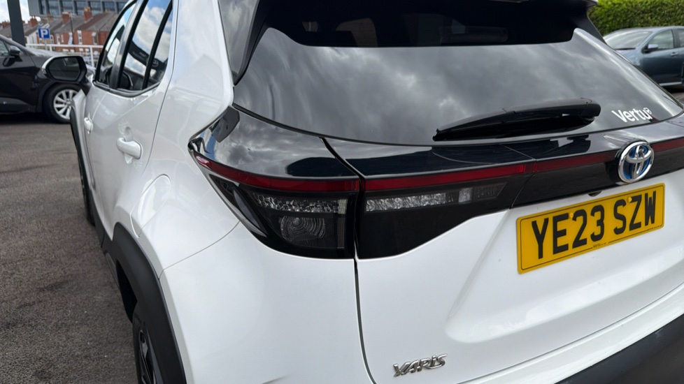 Toyota Yaris Cross 1.5 Hybrid Design 5dr CVT Hybrid Estate - Image 21