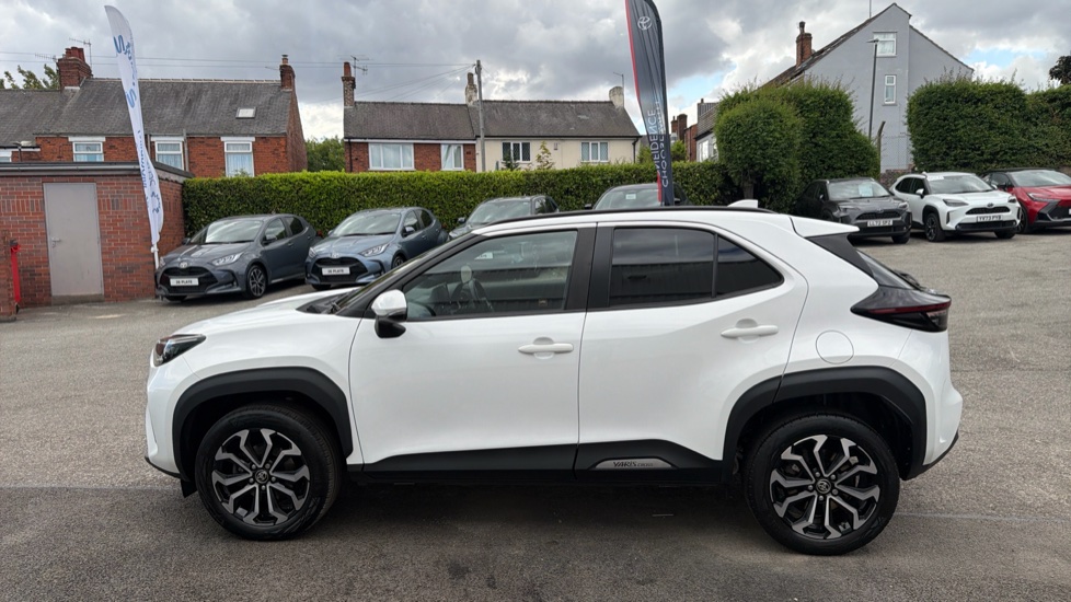 Toyota Yaris Cross 1.5 Hybrid Design 5dr CVT Hybrid Estate - Image 24