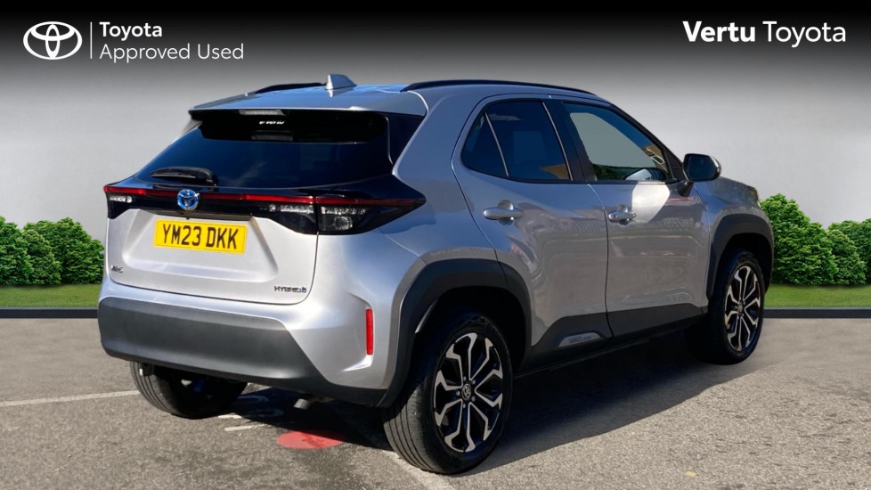 Toyota Yaris Cross 1.5 Hybrid Design 5dr CVT Hybrid Estate - Image 2