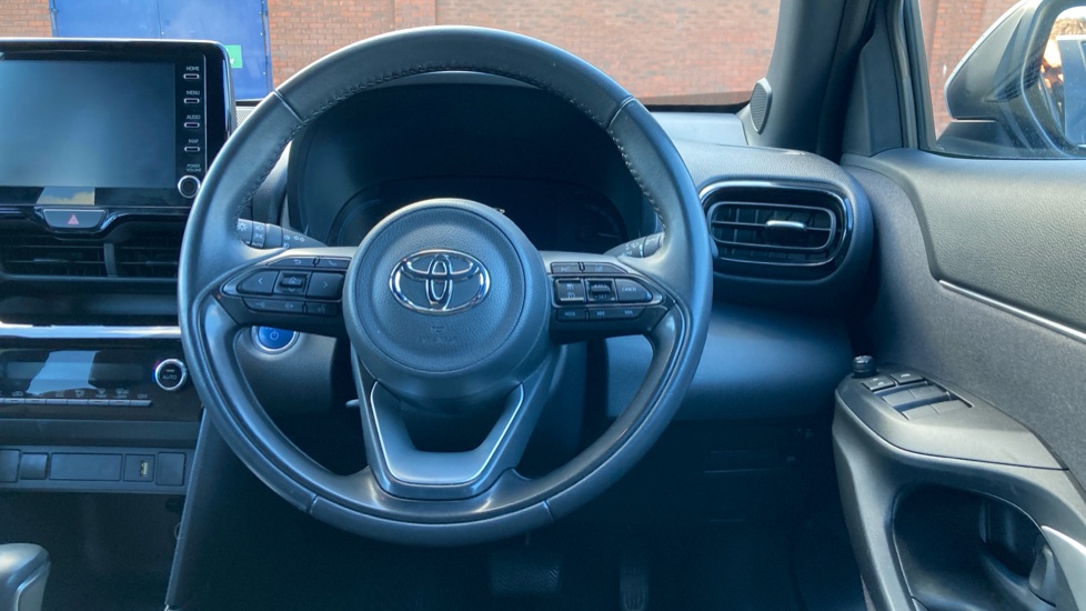 Toyota Yaris Cross 1.5 Hybrid Design 5dr CVT Hybrid Estate - Image 10