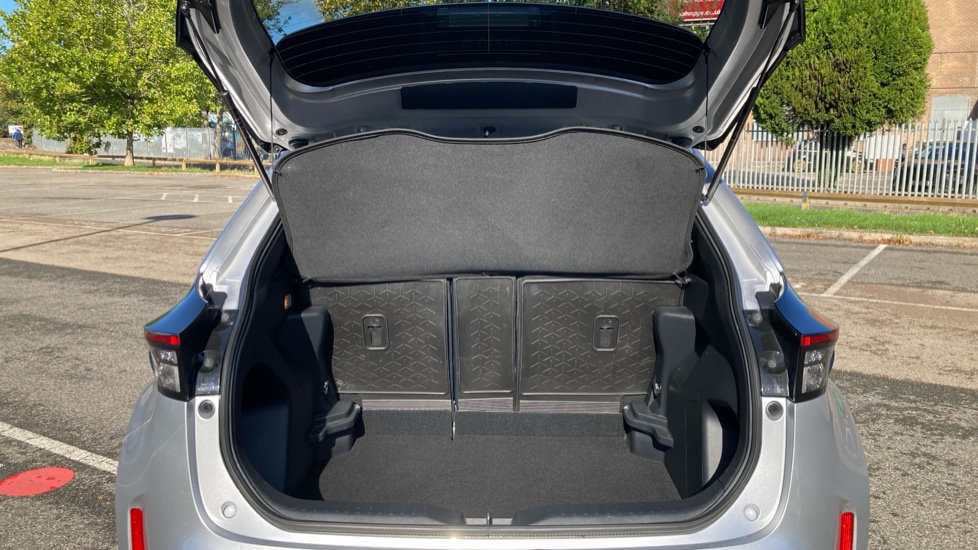 Toyota Yaris Cross 1.5 Hybrid Design 5dr CVT Hybrid Estate - Image 13