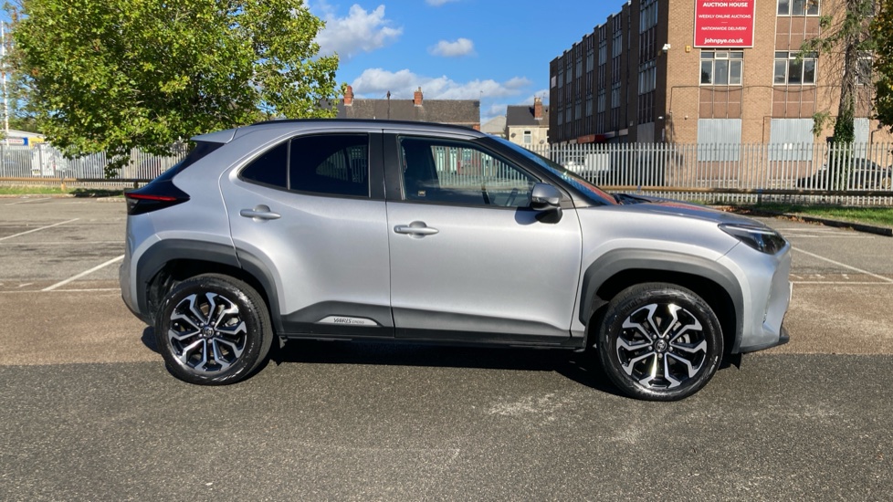 Toyota Yaris Cross 1.5 Hybrid Design 5dr CVT Hybrid Estate - Image 23
