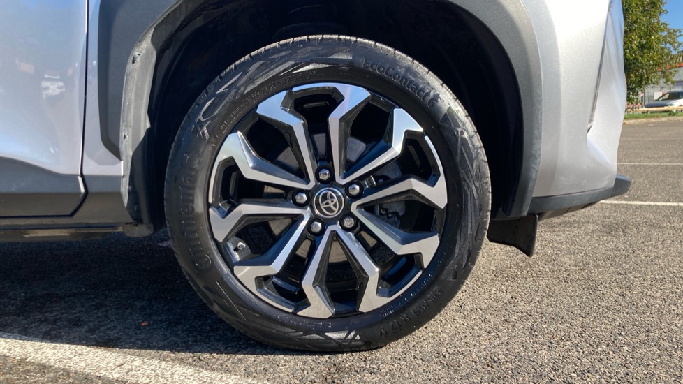 Toyota Yaris Cross 1.5 Hybrid Design 5dr CVT Hybrid Estate - Image 25
