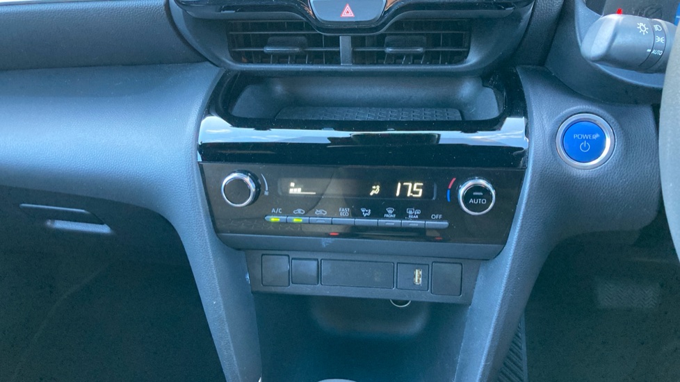 Toyota Yaris Cross 1.5 Hybrid Design 5dr CVT Hybrid Estate - Image 33