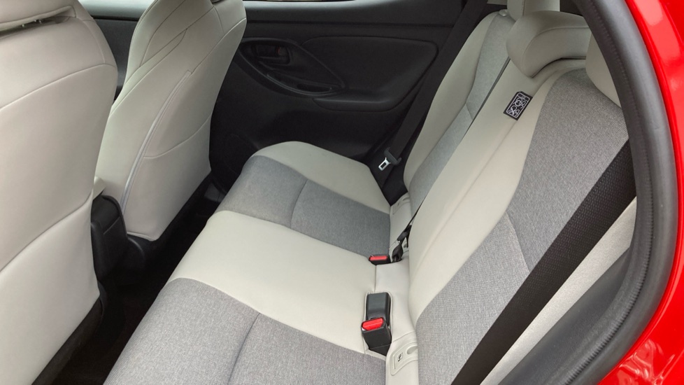 Toyota Yaris 1.5 Hybrid Excel 5dr CVT Hybrid Hatchback - Image 15
