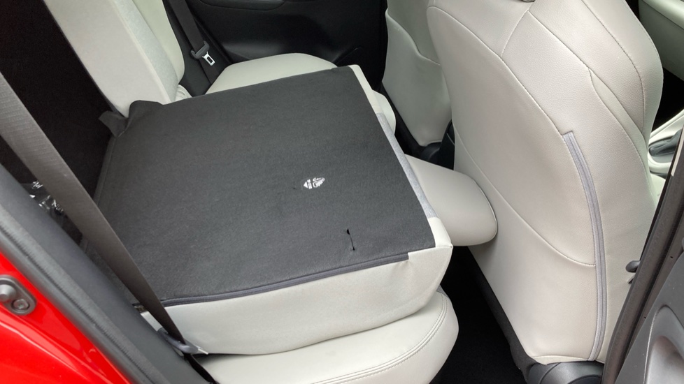 Toyota Yaris 1.5 Hybrid Excel 5dr CVT Hybrid Hatchback - Image 18