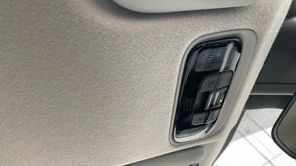 Toyota Yaris 1.5 Hybrid Excel 5dr CVT Hybrid Hatchback - Image 38