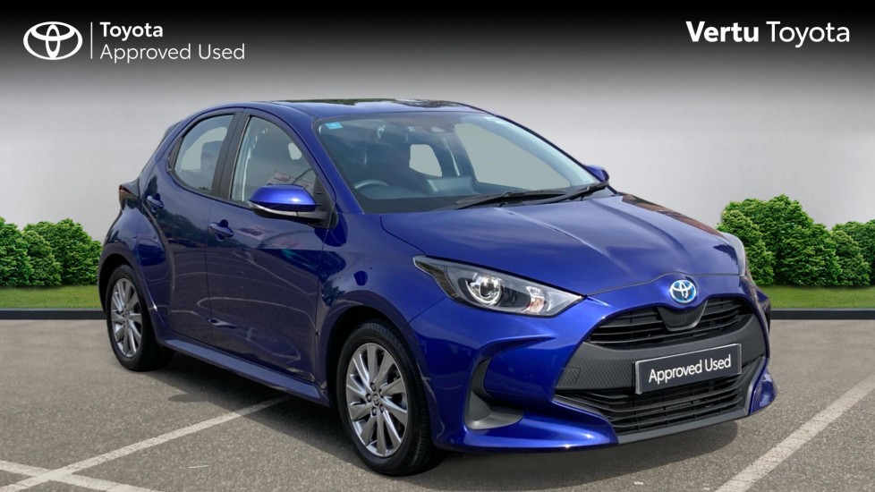 Toyota Yaris 1.5 Hybrid Icon 5dr CVT Hybrid Hatchback - Image 1