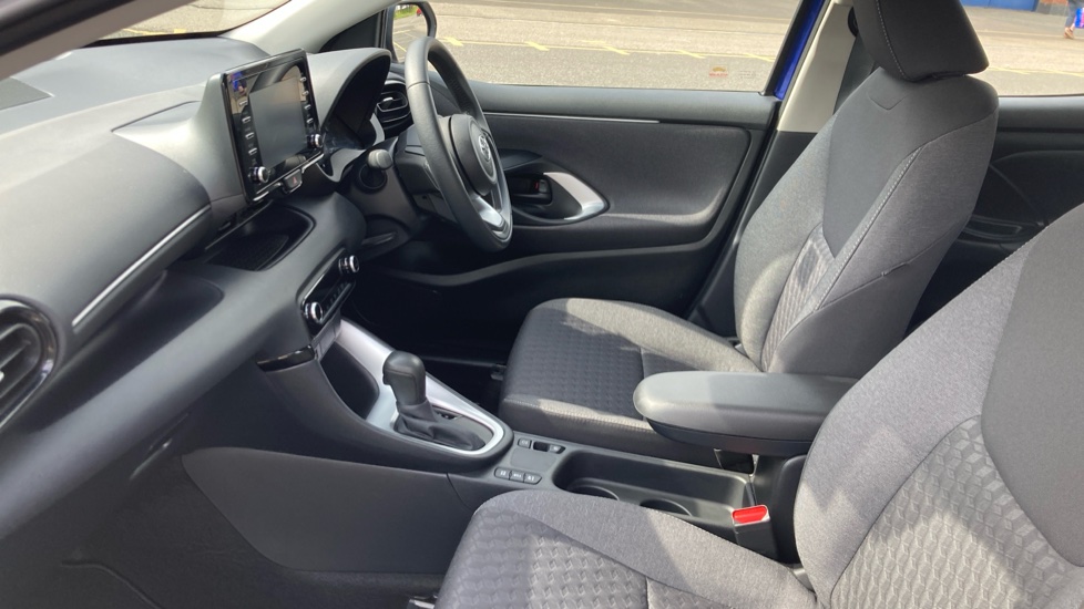 Toyota Yaris 1.5 Hybrid Icon 5dr CVT Hybrid Hatchback - Image 5