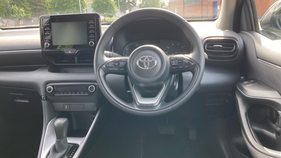 Toyota Yaris 1.5 Hybrid Icon 5dr CVT Hybrid Hatchback - Image 6