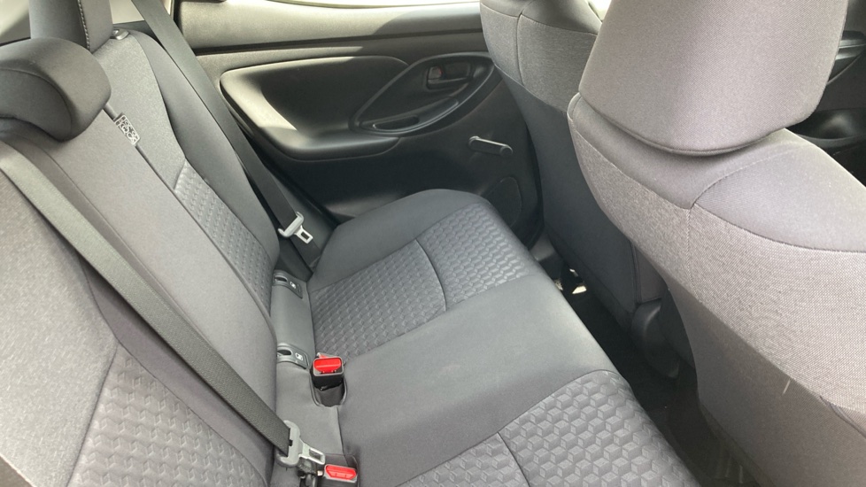 Toyota Yaris 1.5 Hybrid Icon 5dr CVT Hybrid Hatchback - Image 8