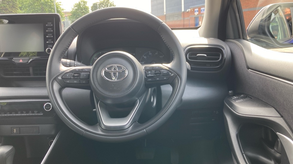 Toyota Yaris 1.5 Hybrid Icon 5dr CVT Hybrid Hatchback - Image 10