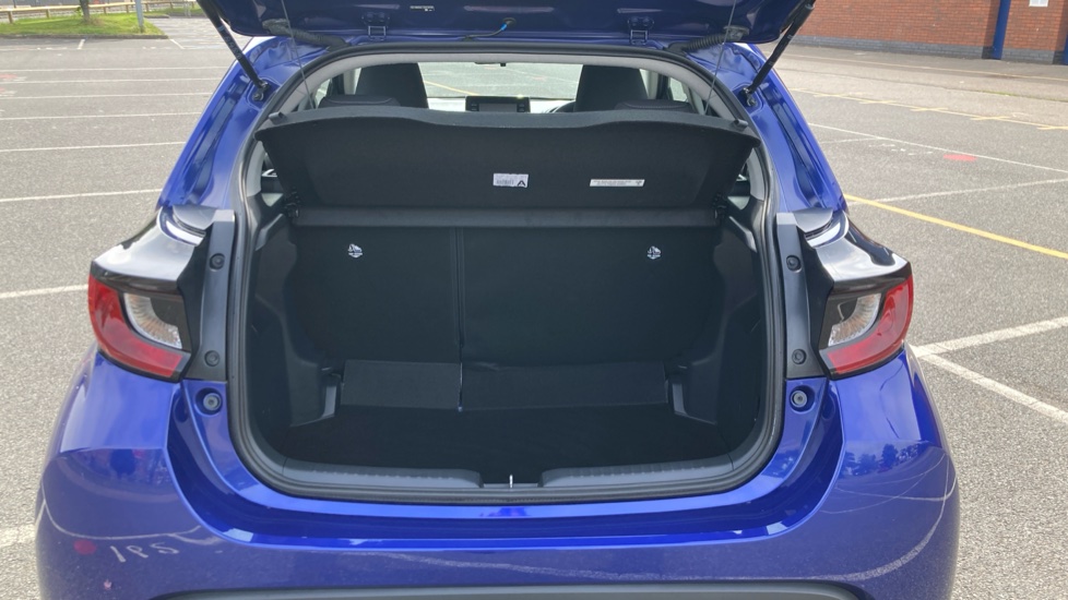 Toyota Yaris 1.5 Hybrid Icon 5dr CVT Hybrid Hatchback - Image 13