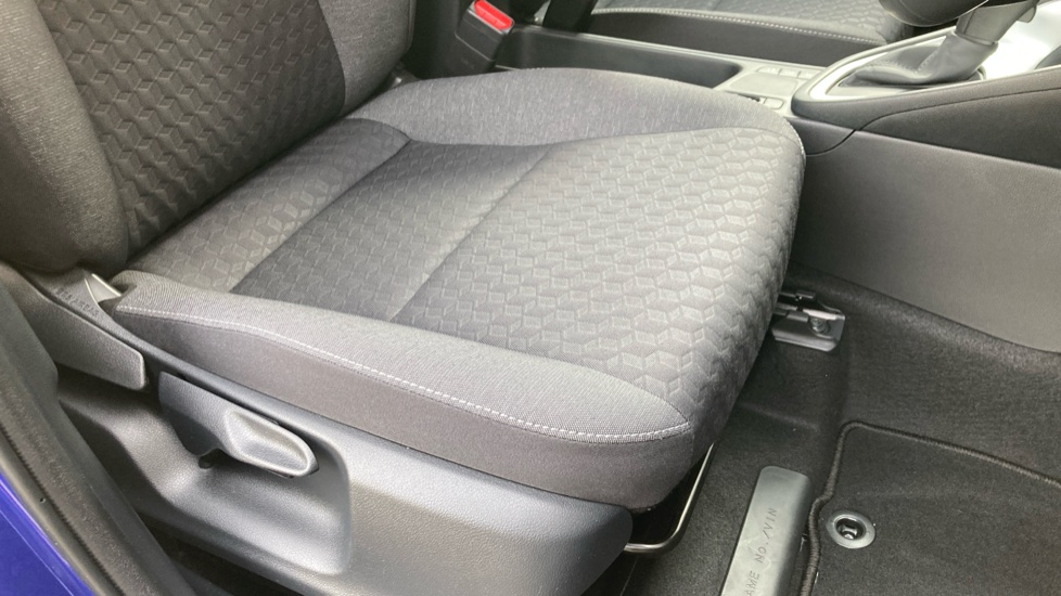Toyota Yaris 1.5 Hybrid Icon 5dr CVT Hybrid Hatchback - Image 17
