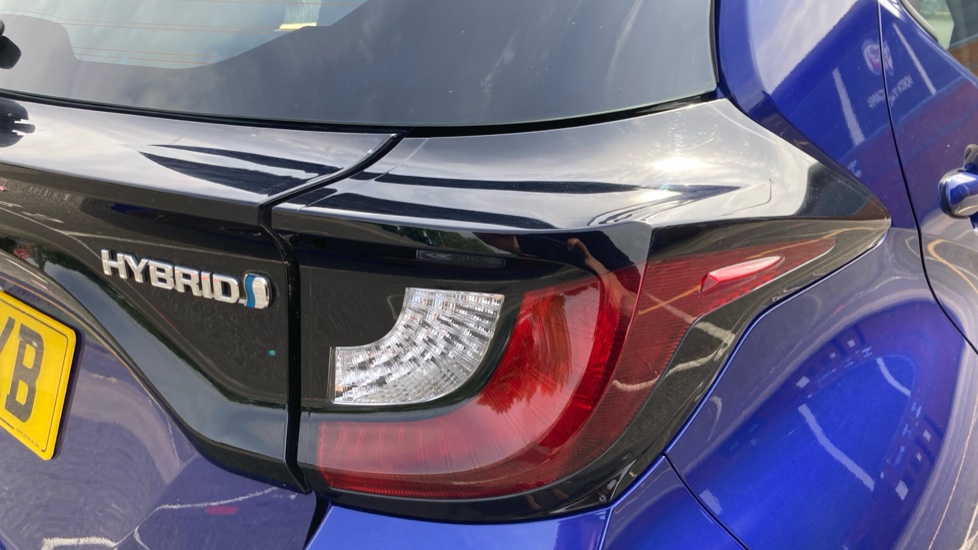 Toyota Yaris 1.5 Hybrid Icon 5dr CVT Hybrid Hatchback - Image 21