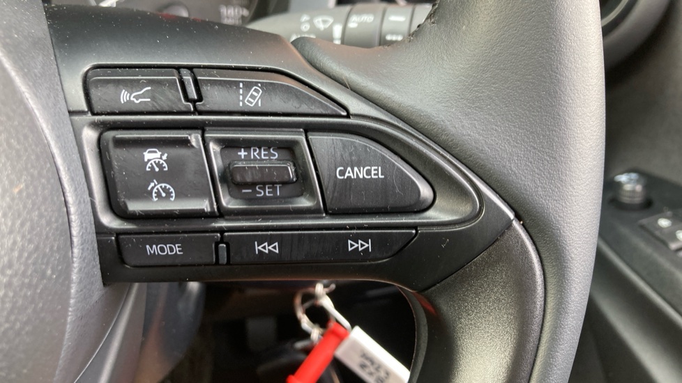 Toyota Yaris 1.5 Hybrid Icon 5dr CVT Hybrid Hatchback - Image 31