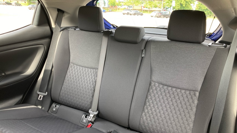 Toyota Yaris 1.5 Hybrid Icon 5dr CVT Hybrid Hatchback - Image 41