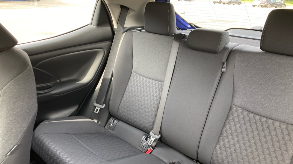 Toyota Yaris 1.5 Hybrid Icon 5dr CVT Hybrid Hatchback - Image 42
