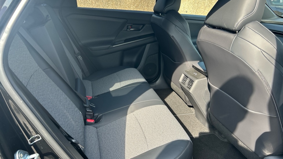 Toyota bZ4X Touring 165kW Design 75kWh 5dr Auto Electric Estate - Image 8
