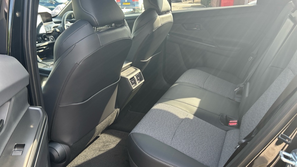 Toyota bZ4X Touring 165kW Design 75kWh 5dr Auto Electric Estate - Image 15