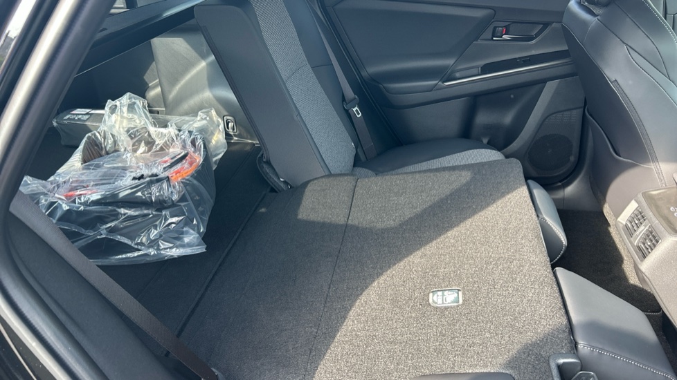 Toyota bZ4X Touring 165kW Design 75kWh 5dr Auto Electric Estate - Image 18