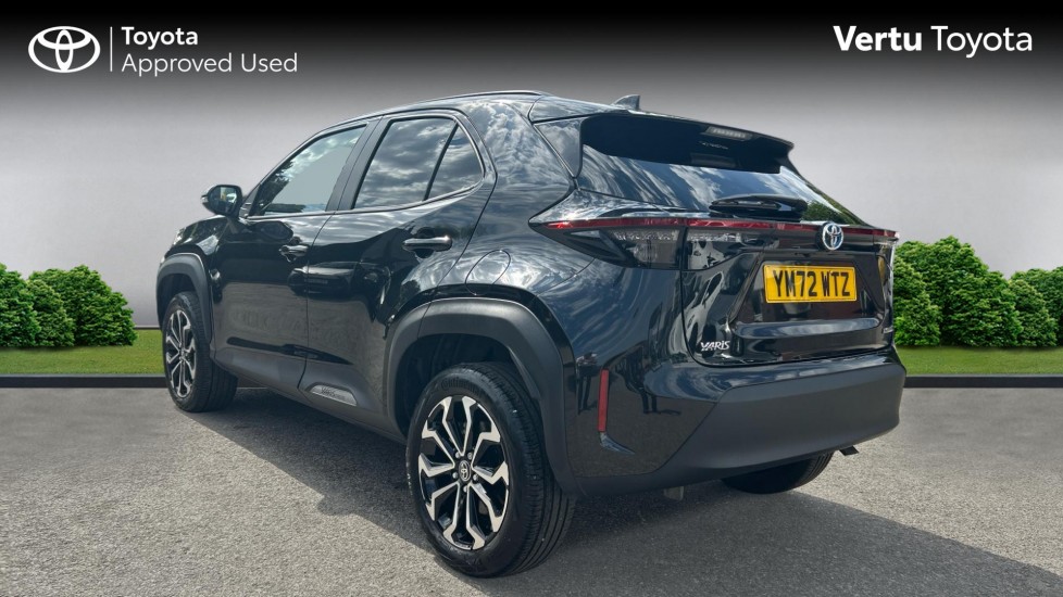Toyota Yaris Cross 1.5 Hybrid Design 5dr CVT Hybrid Estate - Image 4
