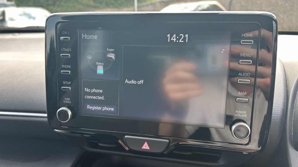 Toyota Yaris Cross 1.5 Hybrid Design 5dr CVT Hybrid Estate - Image 9