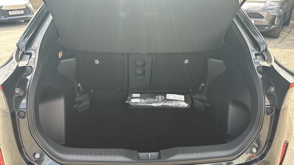 Toyota Yaris Cross 1.5 Hybrid Design 5dr CVT Hybrid Estate - Image 13