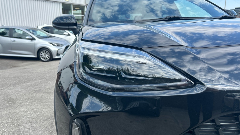 Toyota Yaris Cross 1.5 Hybrid Design 5dr CVT Hybrid Estate - Image 20