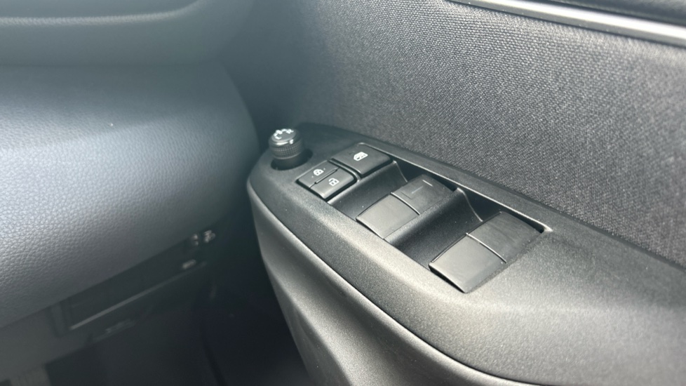 Toyota Yaris Cross 1.5 Hybrid Design 5dr CVT Hybrid Estate - Image 33