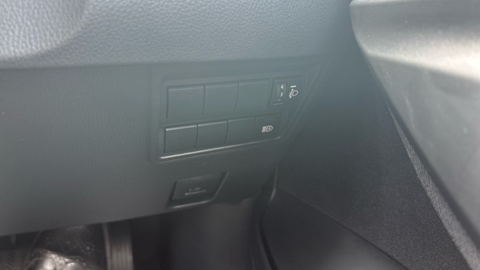 Toyota Yaris Cross 1.5 Hybrid Design 5dr CVT Hybrid Estate - Image 34