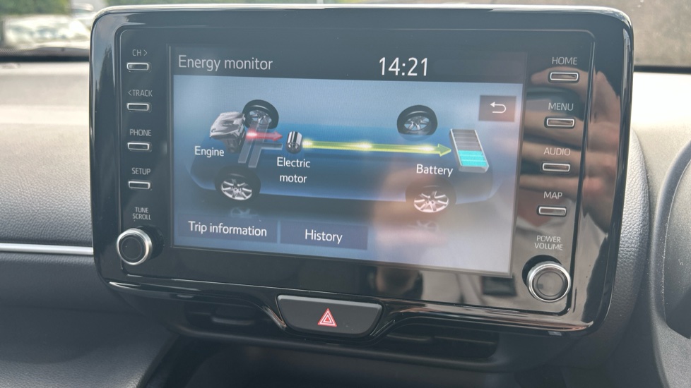 Toyota Yaris Cross 1.5 Hybrid Design 5dr CVT Hybrid Estate - Image 37