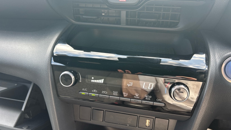 Toyota Yaris Cross 1.5 Hybrid Design 5dr CVT Hybrid Estate - Image 41