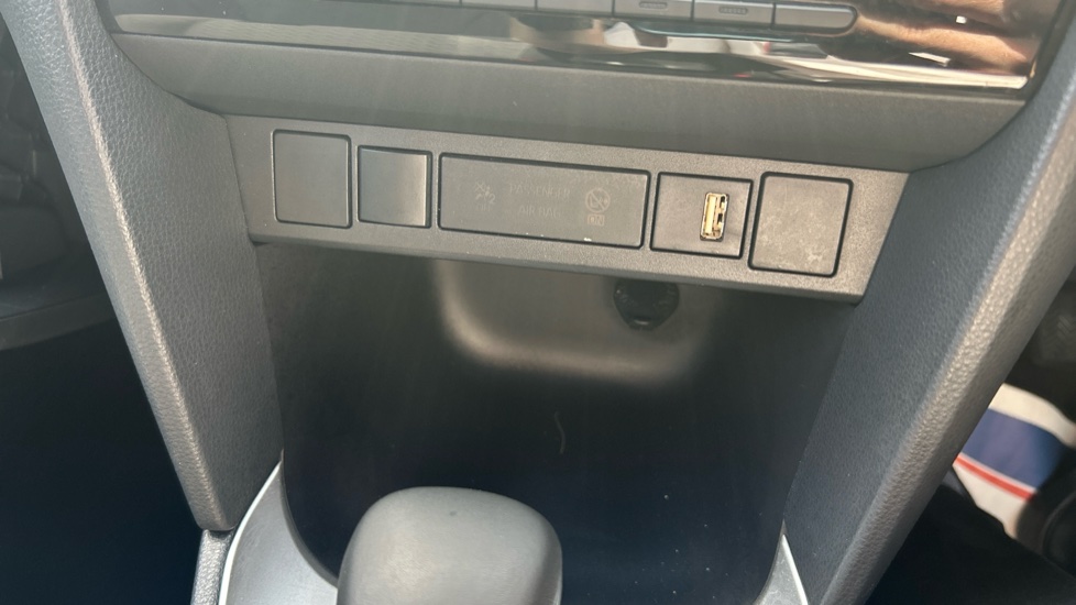 Toyota Yaris Cross 1.5 Hybrid Design 5dr CVT Hybrid Estate - Image 42