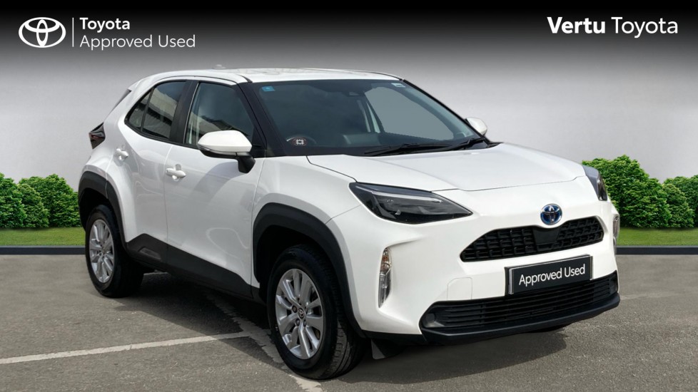 Toyota Yaris Cross 1.5 Hybrid Icon 5dr CVT Hybrid Estate - Image 1