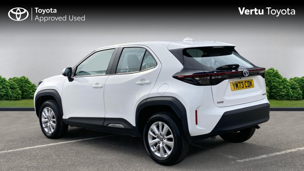 Toyota Yaris Cross 1.5 Hybrid Icon 5dr CVT Hybrid Estate - Image 4