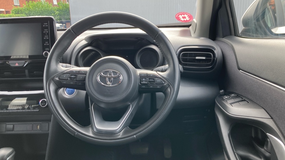 Toyota Yaris Cross 1.5 Hybrid Icon 5dr CVT Hybrid Estate - Image 10