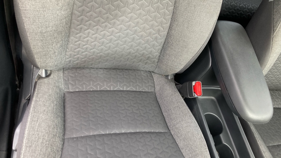 Toyota Yaris Cross 1.5 Hybrid Icon 5dr CVT Hybrid Estate - Image 14