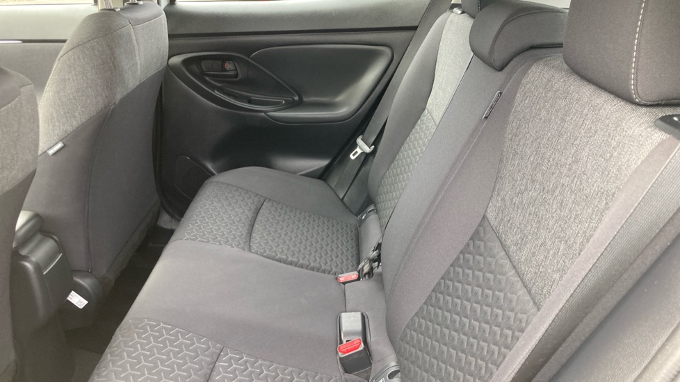Toyota Yaris Cross 1.5 Hybrid Icon 5dr CVT Hybrid Estate - Image 15