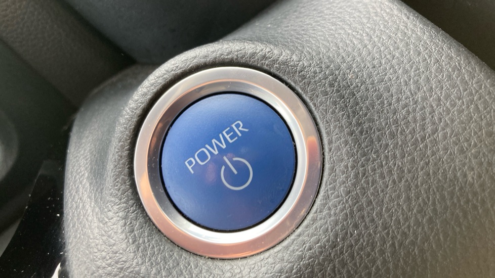 Toyota Yaris Cross 1.5 Hybrid Icon 5dr CVT Hybrid Estate - Image 16