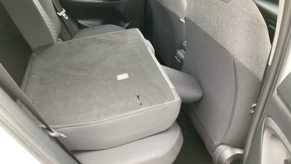 Toyota Yaris Cross 1.5 Hybrid Icon 5dr CVT Hybrid Estate - Image 18