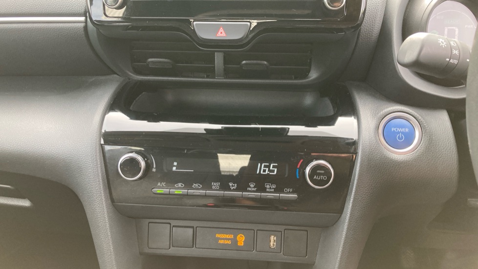 Toyota Yaris Cross 1.5 Hybrid Icon 5dr CVT Hybrid Estate - Image 32