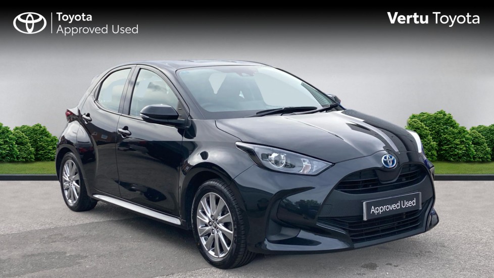 Toyota Yaris 1.5 Hybrid Icon 5dr CVT Hybrid Hatchback - Image 1