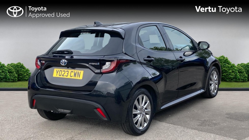 Toyota Yaris 1.5 Hybrid Icon 5dr CVT Hybrid Hatchback - Image 2