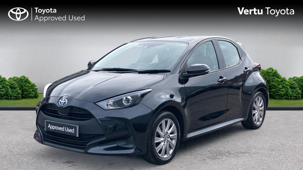 Toyota Yaris 1.5 Hybrid Icon 5dr CVT Hybrid Hatchback - Image 3